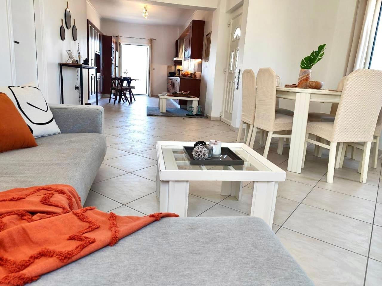 Theasis Apartments 아다마스 외부 사진
