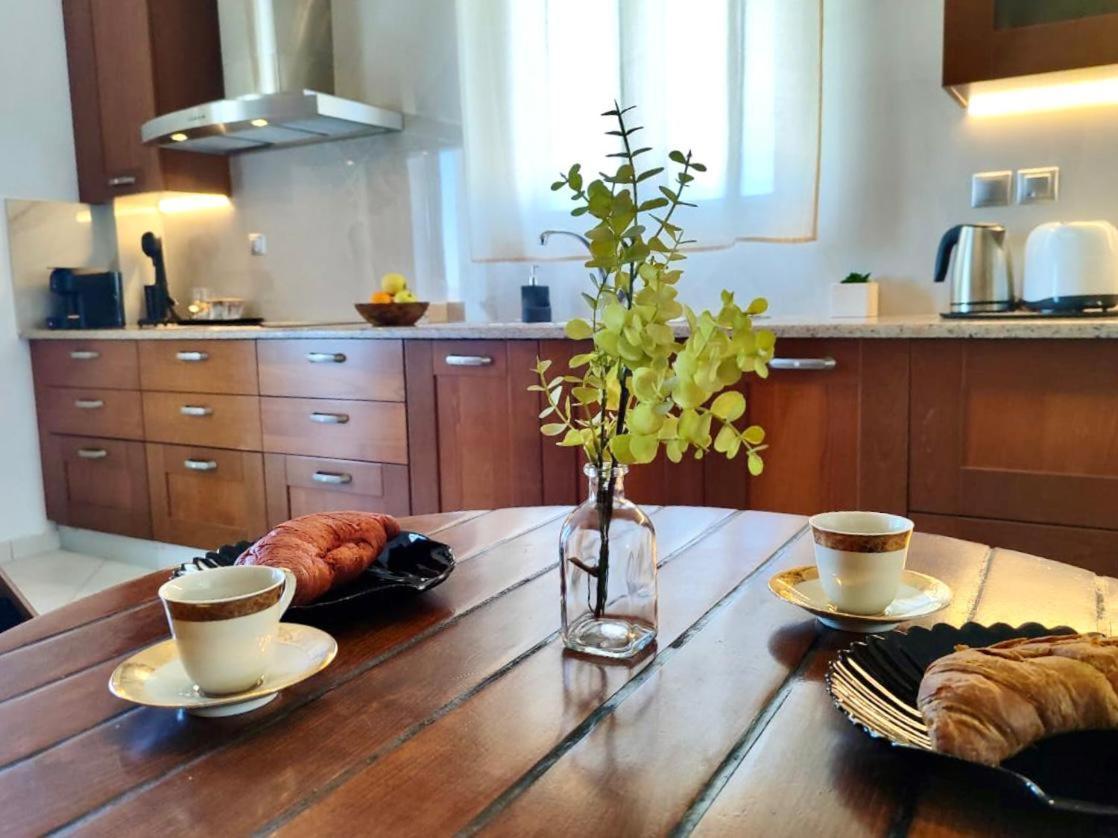 Theasis Apartments 아다마스 외부 사진