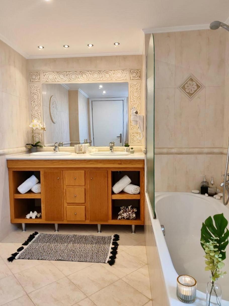 Theasis Apartments 아다마스 외부 사진