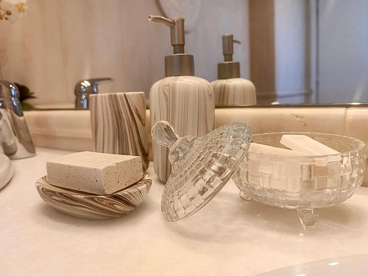 Theasis Apartments 아다마스 외부 사진